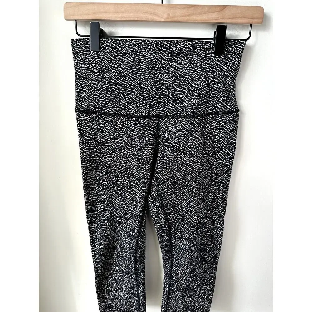 Lululemon Wunder Under Crop (Hi-Rise) 21